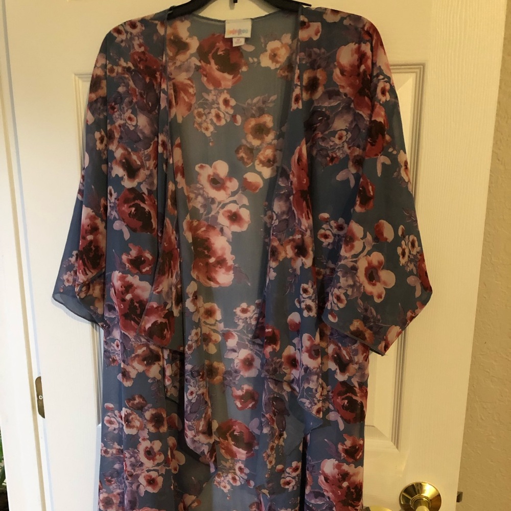 LuLaRoe “Shirley” Kimono style